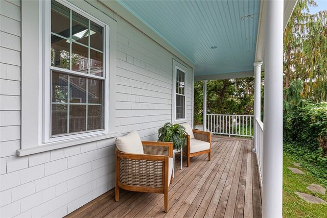 4 Garfield Avenue, Bristol, RI 02809