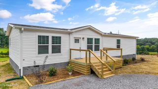348 Greenbriar Rd, Sweetwater, TN 37874