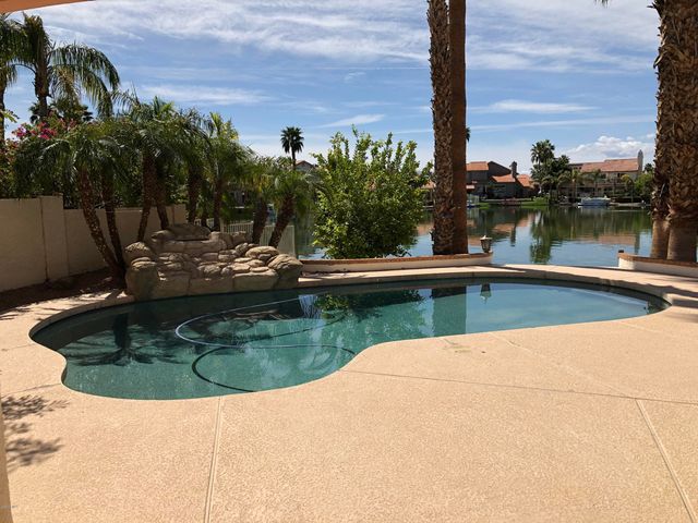 16226 S 37TH Way, Phoenix, AZ 85048