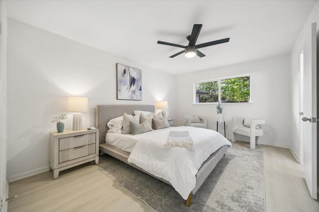 7802 Gulfton Street, Houston, TX 77036