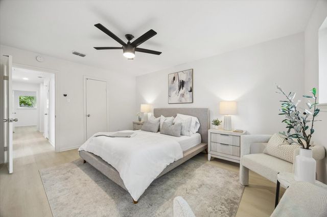 7802 Gulfton Street, Houston, TX 77036