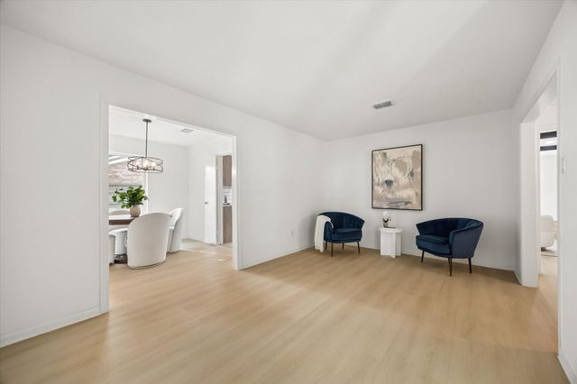 7802 Gulfton Street, Houston, TX 77036