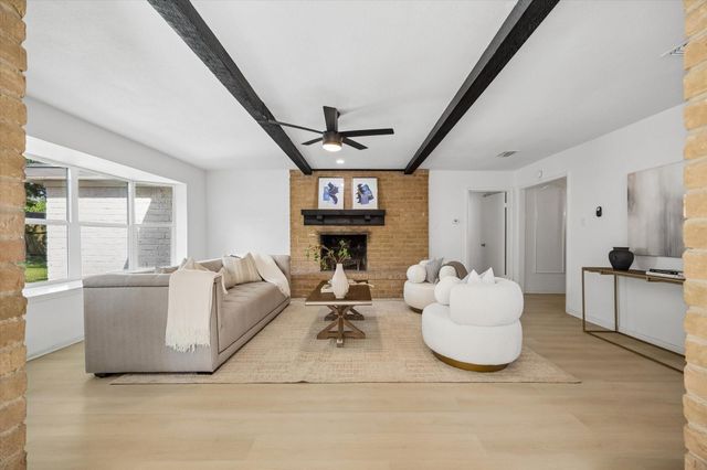 7802 Gulfton Street, Houston, TX 77036