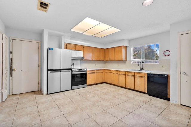 8239 Twin Tree Lane, Houston, TX 77071