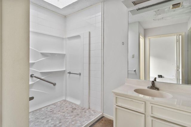 8239 Twin Tree Lane, Houston, TX 77071