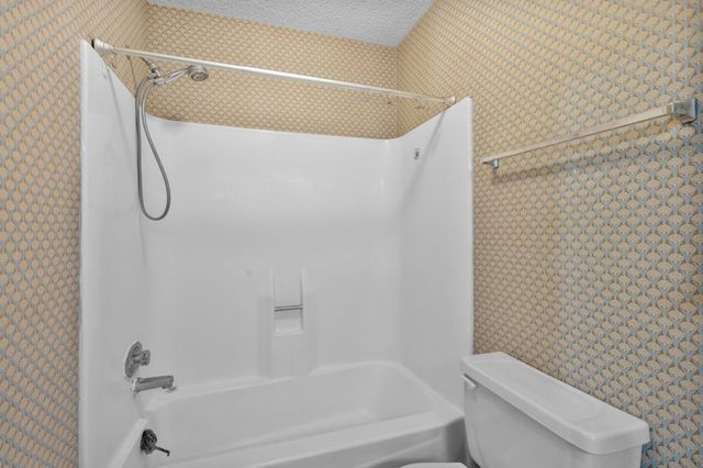 8239 Twin Tree Lane, Houston, TX 77071