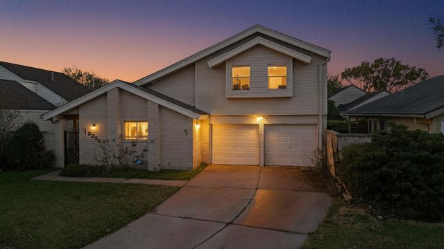 8239 Twin Tree Lane, Houston, TX 77071