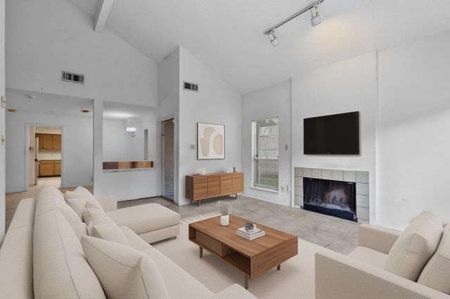 8239 Twin Tree Lane, Houston, TX 77071