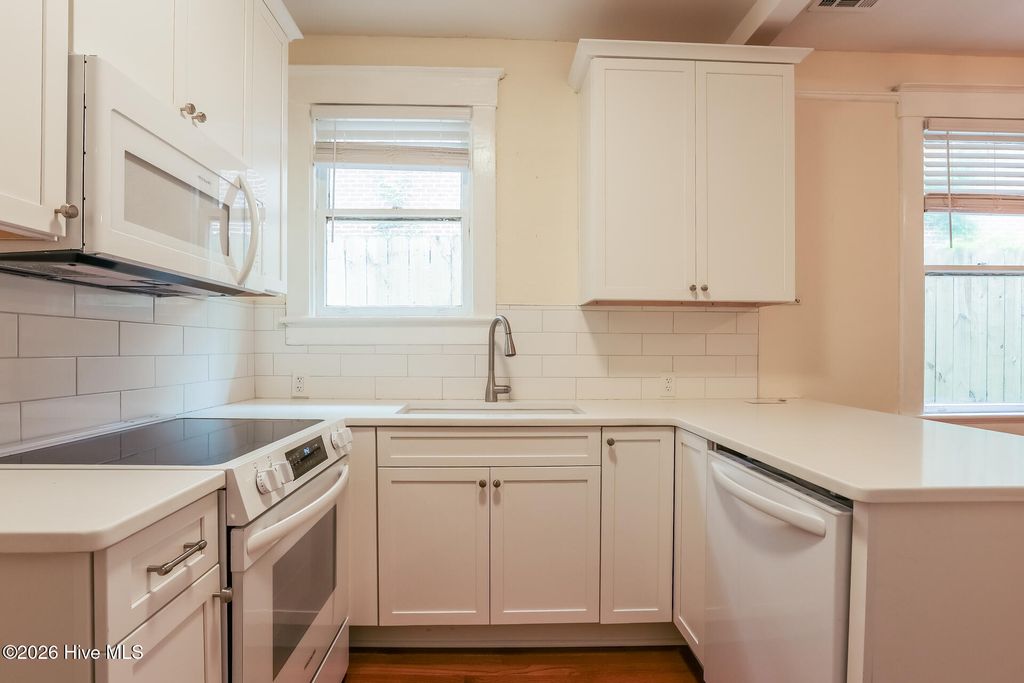 Image 2 of property listing at 1231 E 42nd Street, Savannah, GA 31404