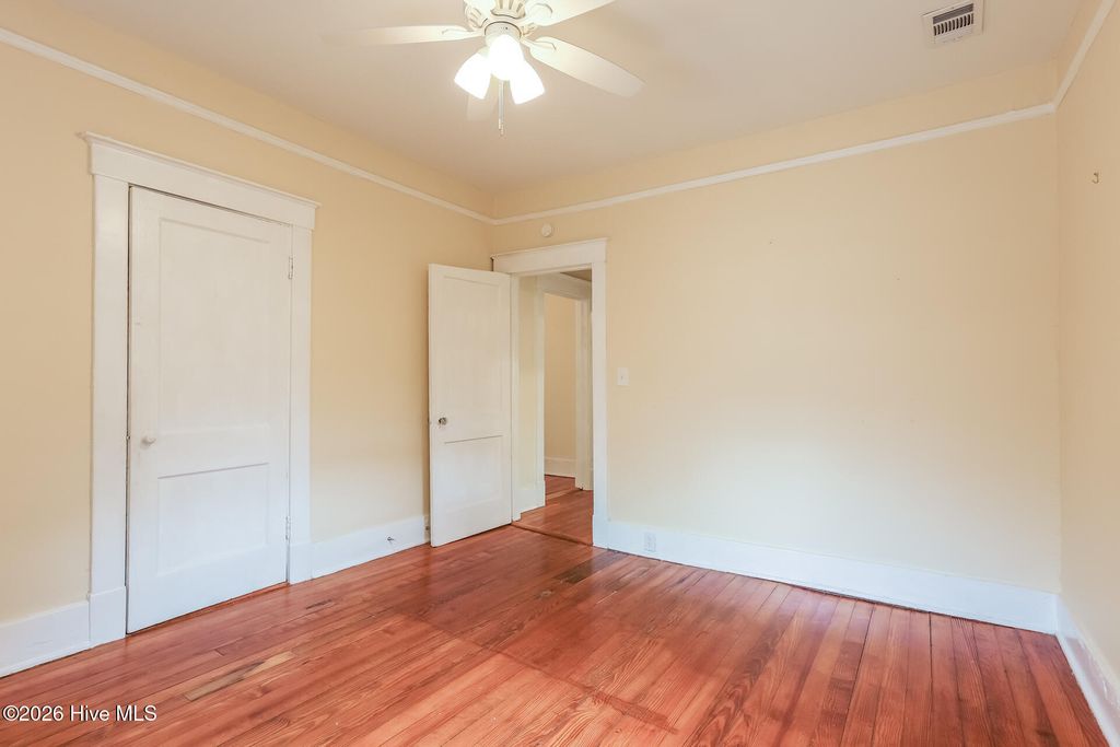 Image 4 of property listing at 1231 E 42nd Street, Savannah, GA 31404