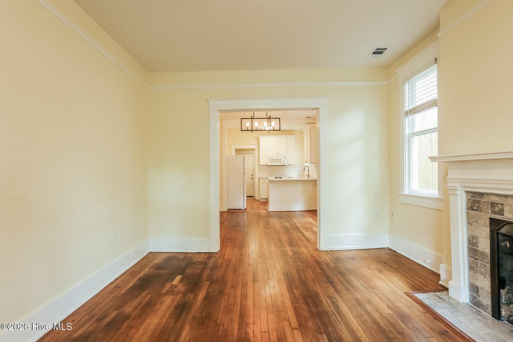 Image 9 of property listing at 1231 E 42nd Street, Savannah, GA 31404