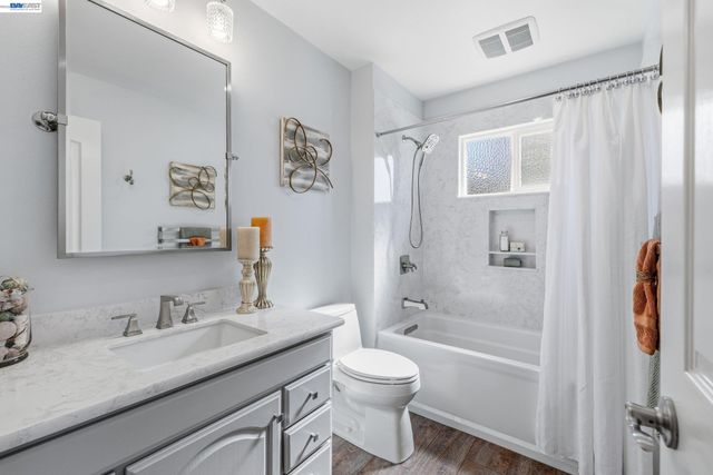 3325 Hudson Pl, Fremont, CA 94536