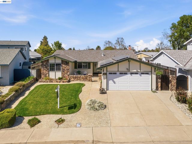 3325 Hudson Pl, Fremont, CA 94536