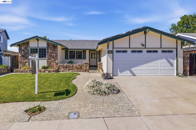 3325 Hudson Pl, Fremont, CA 94536