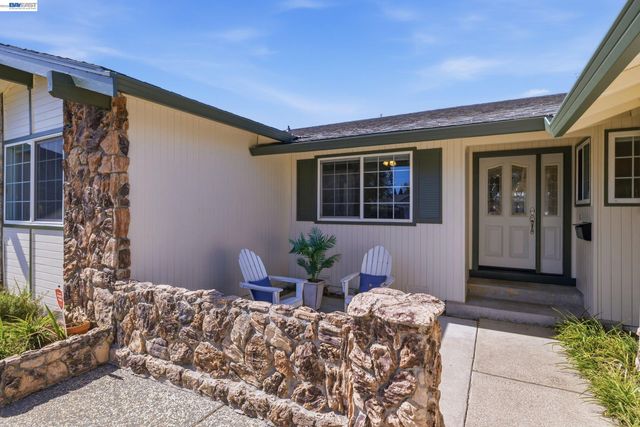 3325 Hudson Pl, Fremont, CA 94536