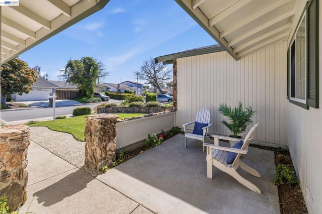 3325 Hudson Pl, Fremont, CA 94536