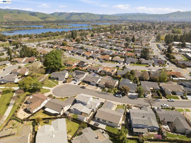 3325 Hudson Pl, Fremont, CA 94536