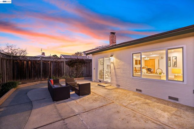 3325 Hudson Pl, Fremont, CA 94536