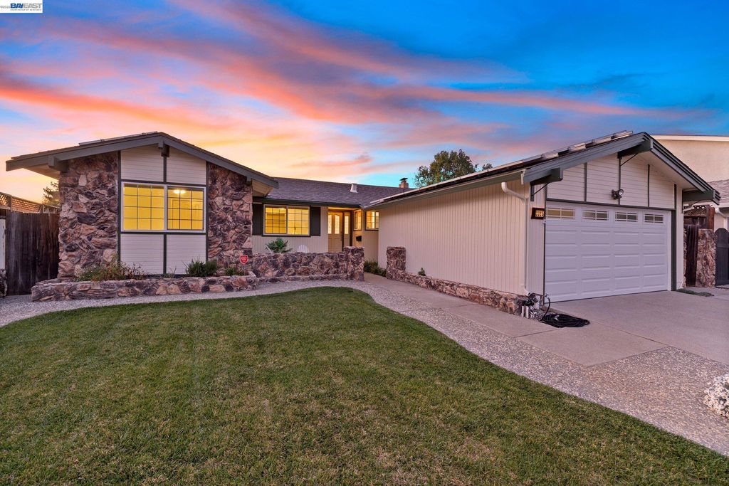 3325 Hudson Pl, Fremont, CA 94536