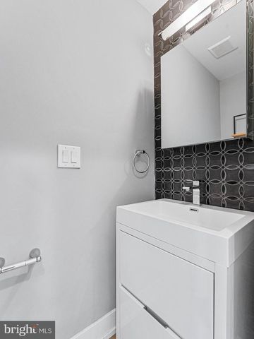 1433 N ORKNEY ST, Philadelphia, PA 19122