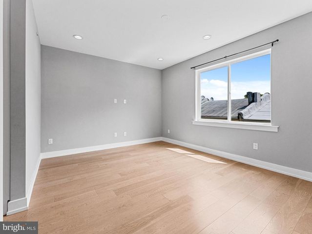 1433 N ORKNEY ST, Philadelphia, PA 19122