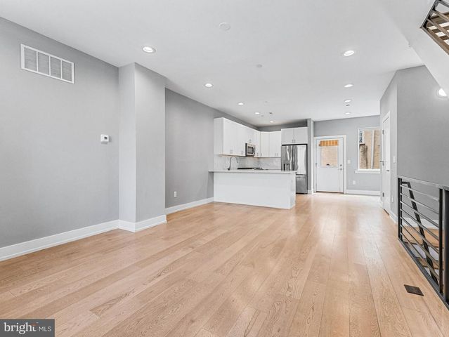 1433 N ORKNEY ST, Philadelphia, PA 19122