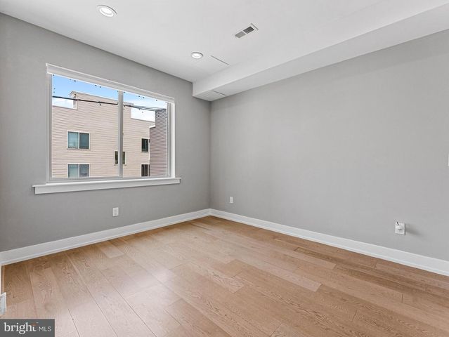 1433 N ORKNEY ST, Philadelphia, PA 19122