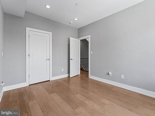 1433 N ORKNEY ST, Philadelphia, PA 19122