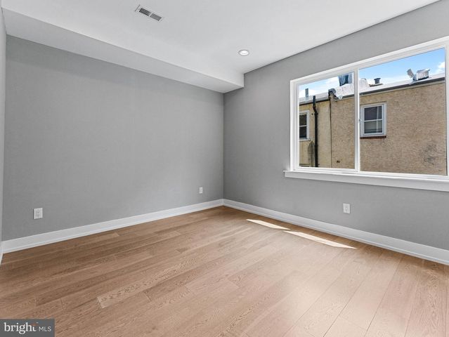 1433 N ORKNEY ST, Philadelphia, PA 19122