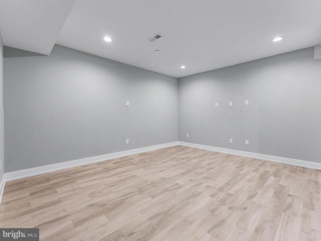 1433 N ORKNEY ST, Philadelphia, PA 19122