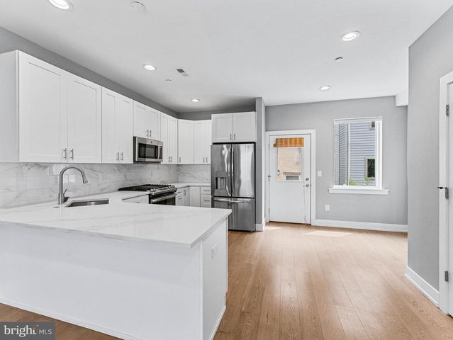 1433 N ORKNEY ST, Philadelphia, PA 19122