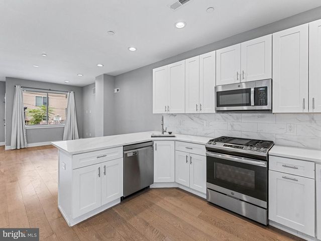 1433 N ORKNEY ST, Philadelphia, PA 19122
