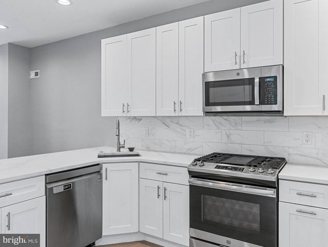 1433 N ORKNEY ST, Philadelphia, PA 19122