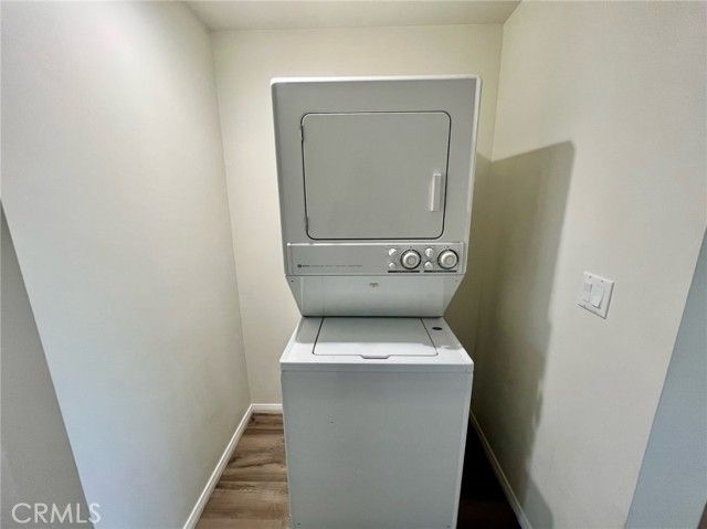 1013 E La Palma, Inglewood, CA 90301