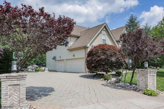 23 Valley Wood Dr, Franklin Twp., NJ 08873