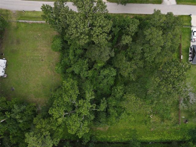 215 Little Doe Drive, Crosby, TX 77532