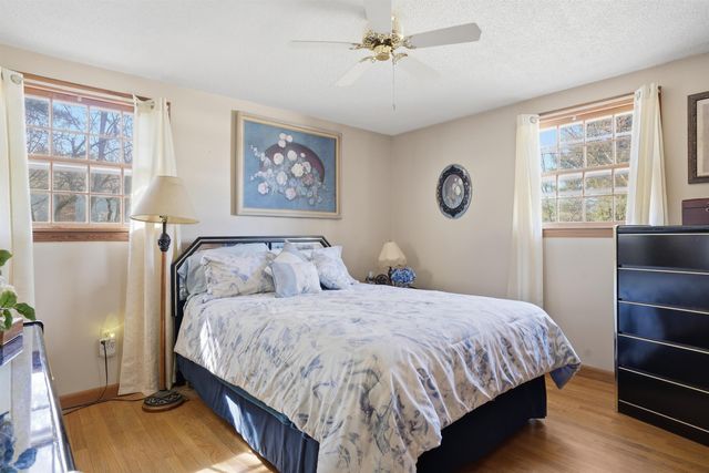 18 Cottonwood Drive, Hudson, NH 03051