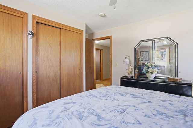 18 Cottonwood Drive, Hudson, NH 03051