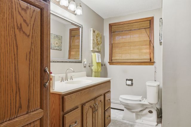 18 Cottonwood Drive, Hudson, NH 03051