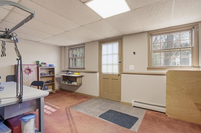 18 Cottonwood Drive, Hudson, NH 03051