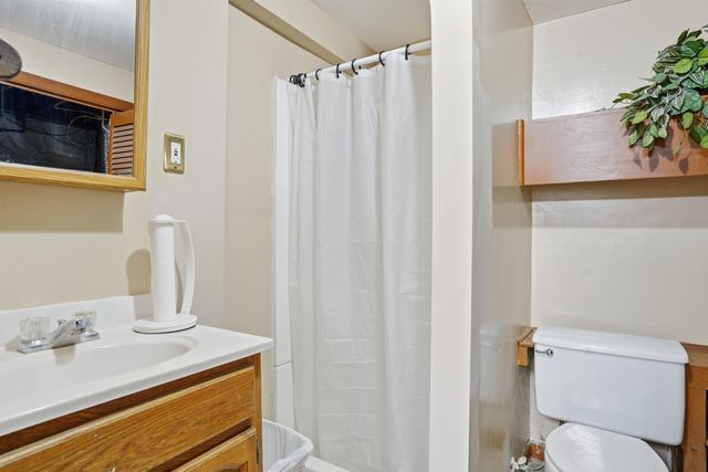 18 Cottonwood Drive, Hudson, NH 03051