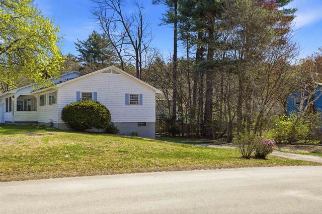 18 Cottonwood Drive, Hudson, NH 03051