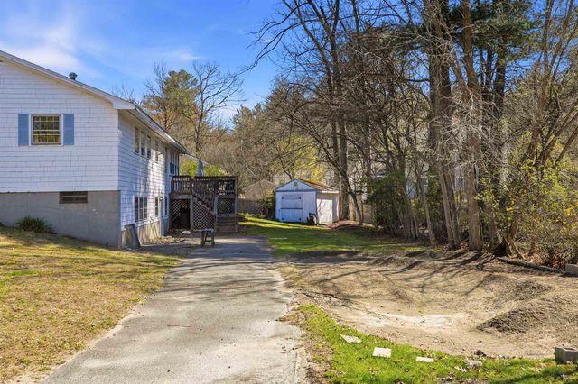 18 Cottonwood Drive, Hudson, NH 03051