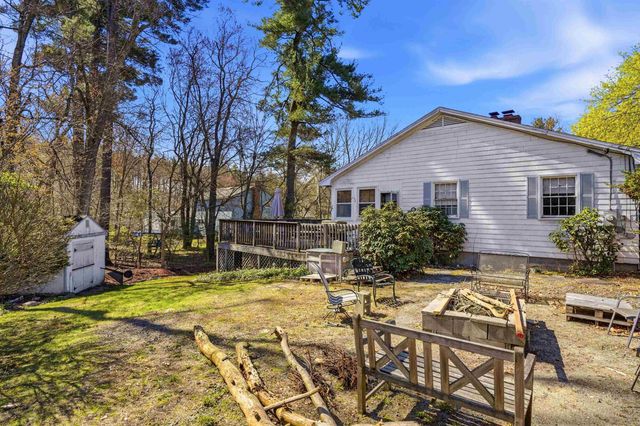 18 Cottonwood Drive, Hudson, NH 03051