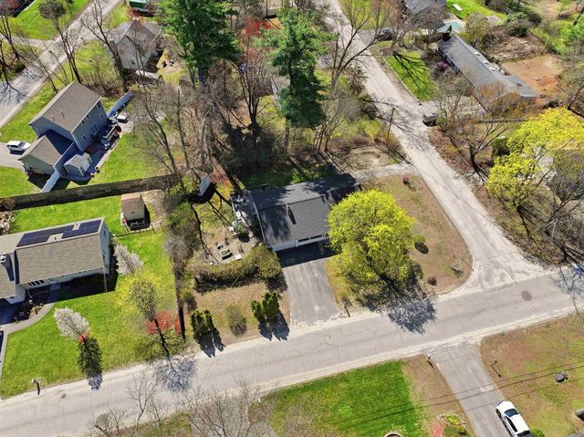 18 Cottonwood Drive, Hudson, NH 03051