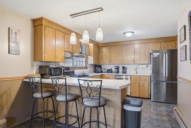 18 Cottonwood Drive, Hudson, NH 03051