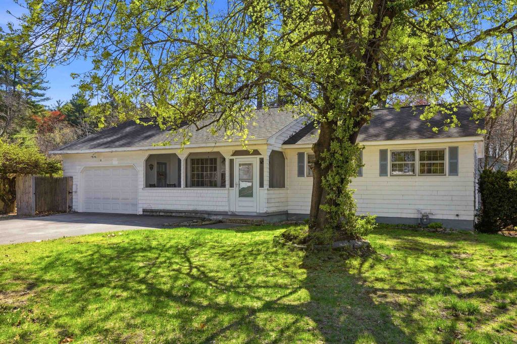 18 Cottonwood Drive, Hudson, NH 03051