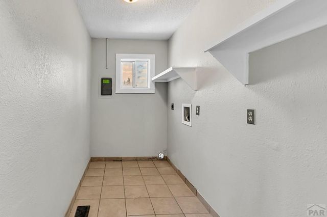 207 Fremont St, Penrose, CO 81226