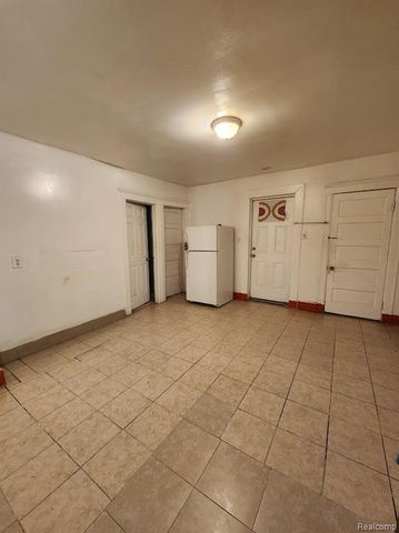 2739 Belmont Street, Hamtramck, MI 48212