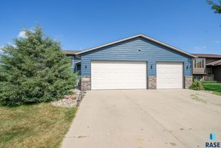 4112 W 92nd St Street, Sioux Falls, SD 57108